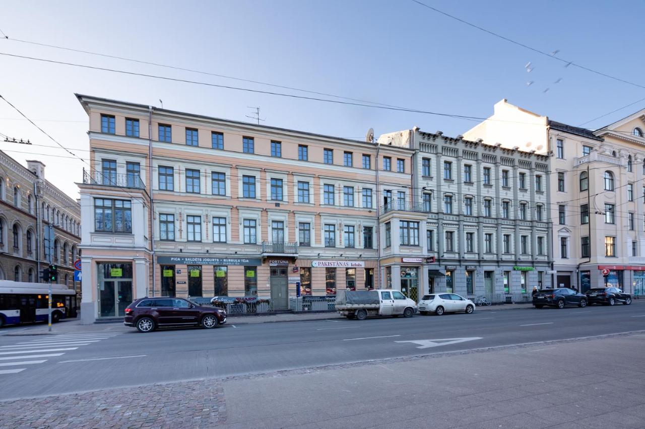 Merkela Loft Apartment Beside Vermanes Park Riga Eksteriør billede